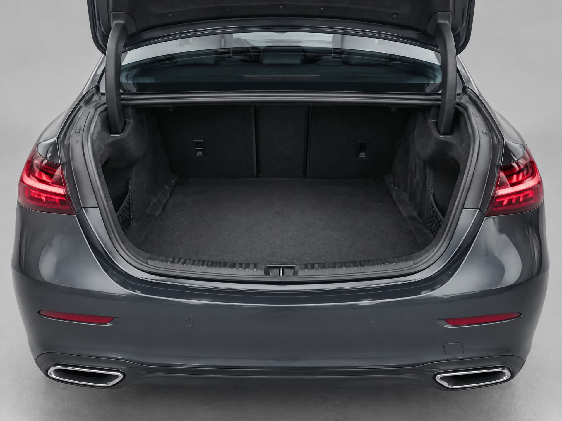 Mercedes-Benz C-Class open boot and luggage space