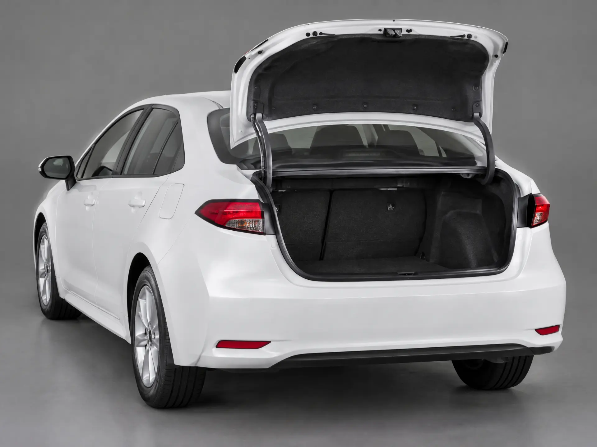 Toyota Corolla open boot and luggage space